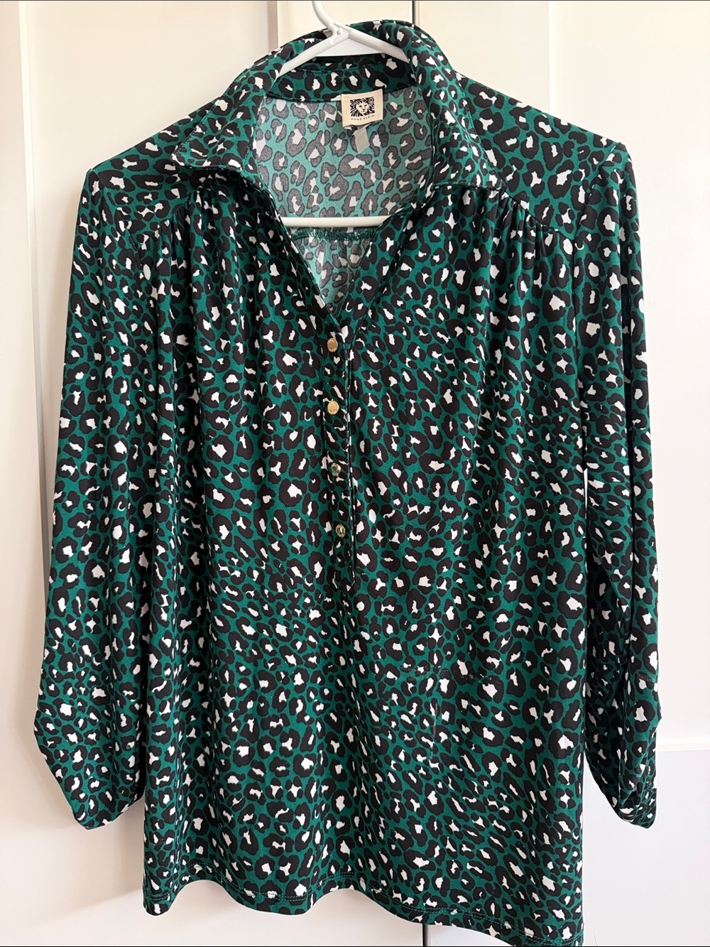 Anne Klein Women's Green Leopard Print Button-Front Blouse